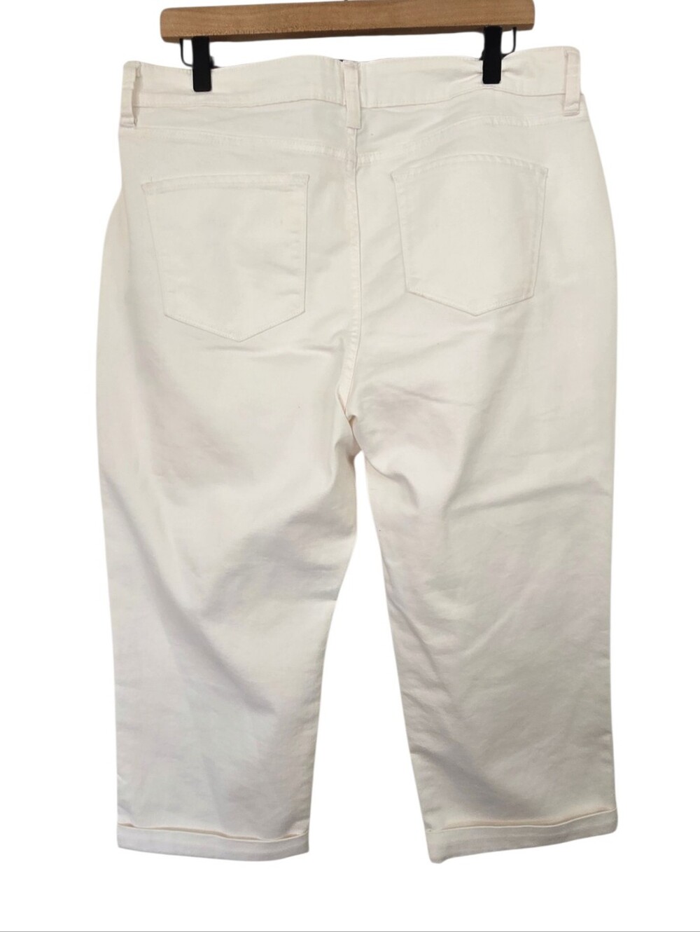 Croft & Barrow Stretch White Capri Pants Size 16 - Picture 4 of 4